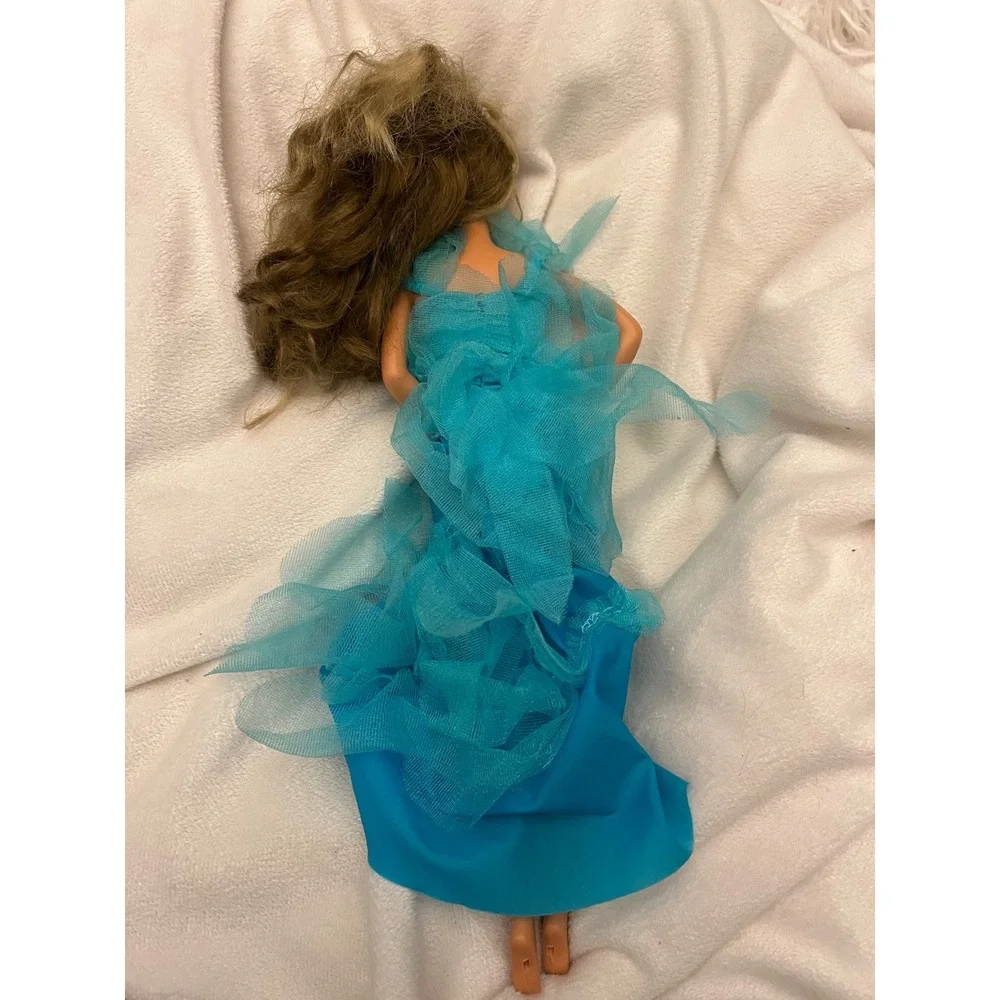 Vintage Heart Family Barbie Doll Dance Magic Gown Blonde Hair Blue Eyes 90s